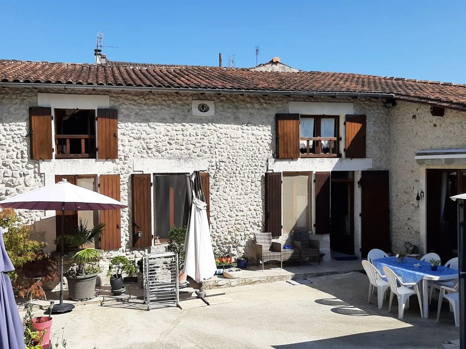 Landsbyhus i Saint-Severin, Charente - foto 1