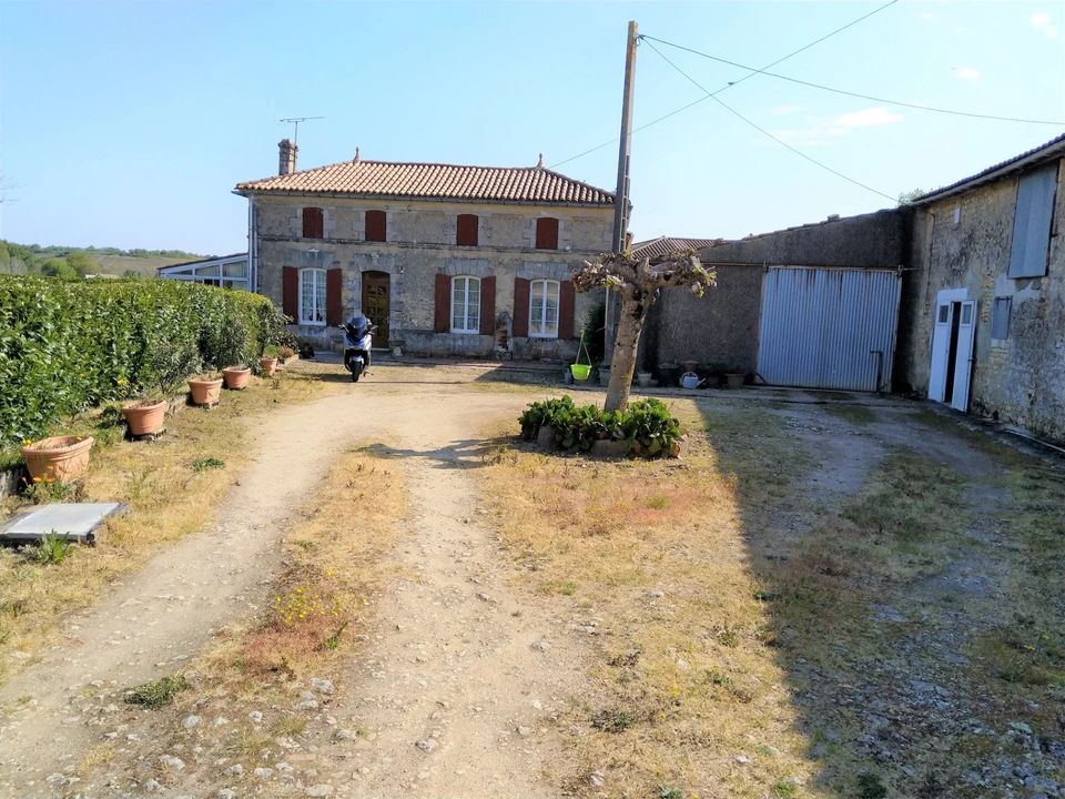 Villa i Mirambeau, Charente-Maritime - foto 1