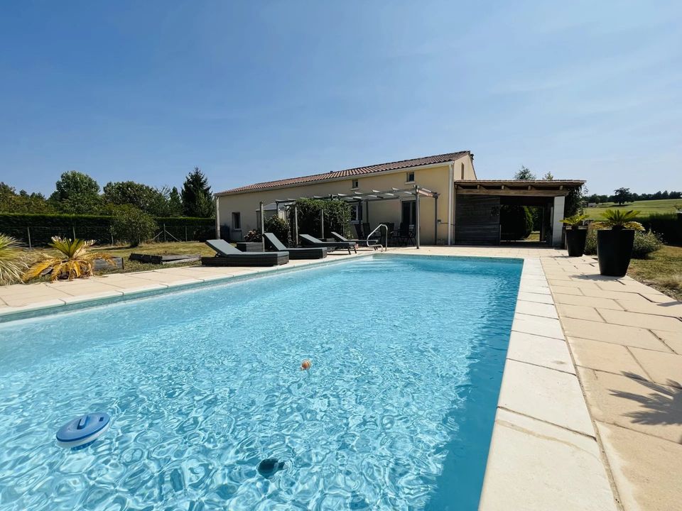 Villa in Chillac, Charente - photo 1