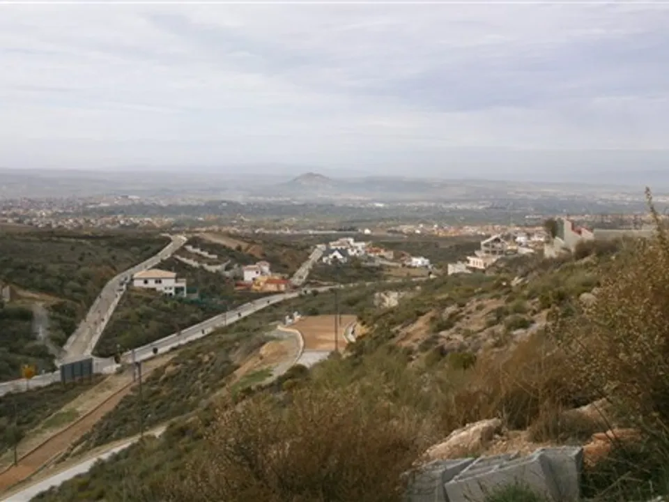 Helårsgrund i La Zubia, Granada - foto 1
