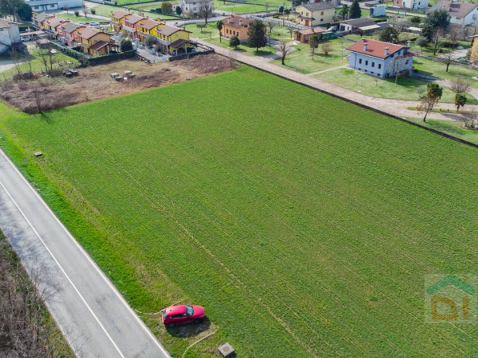 Helårsgrund i Santa Maria la Longa, Udine - foto 4
