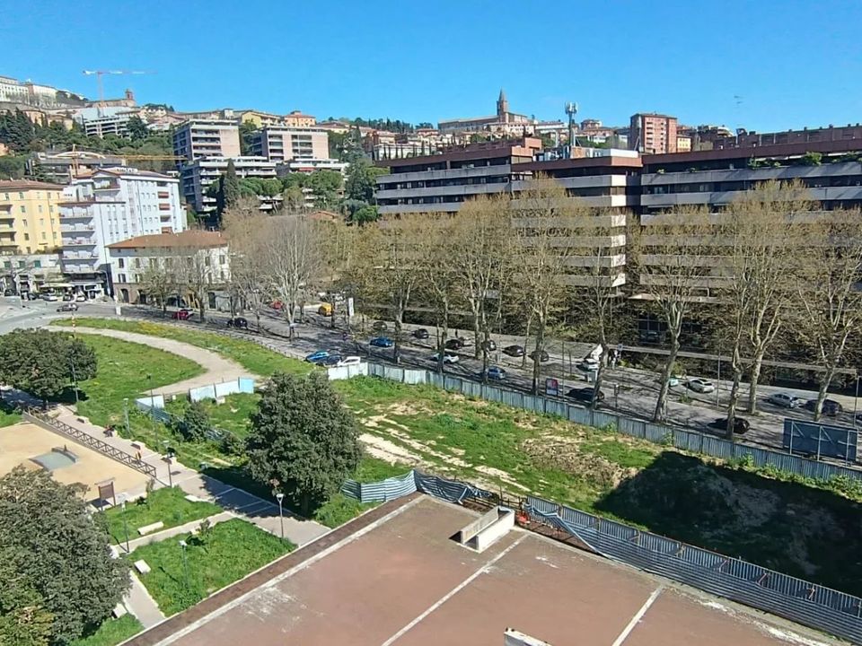 Erhvervsejendom i Perugia, Perugia - foto 1