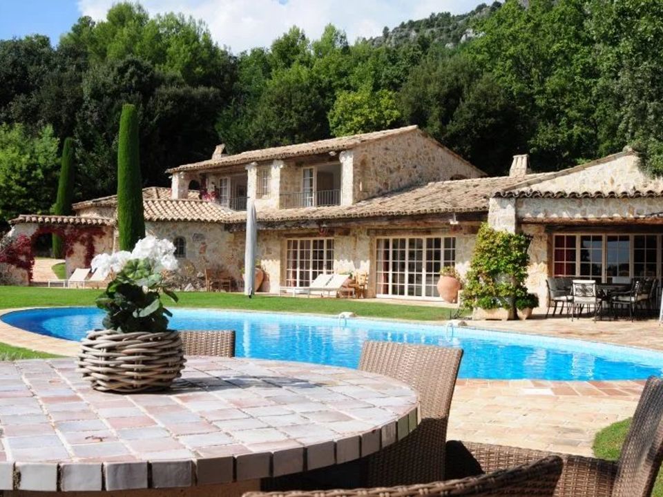 Landejendom i Tourrettes-sur-Loup, Alpes-Maritimes - foto 1