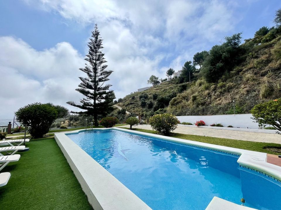 Villa i Nerja, Malaga - foto 1
