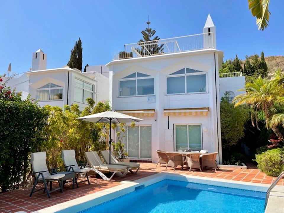 Villa i Nerja, Malaga - foto 1
