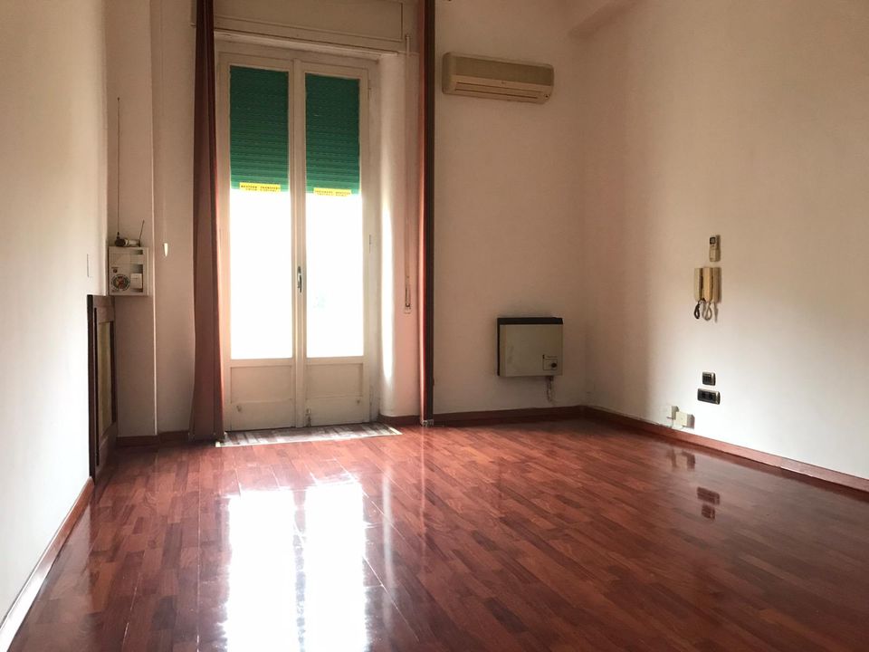 Commercial property in Benevento, Benevento - photo 1