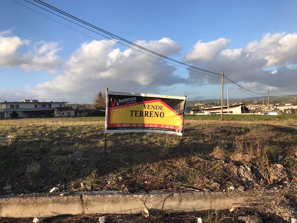 Helårsgrund i Pietrelcina, Benevento - foto 3