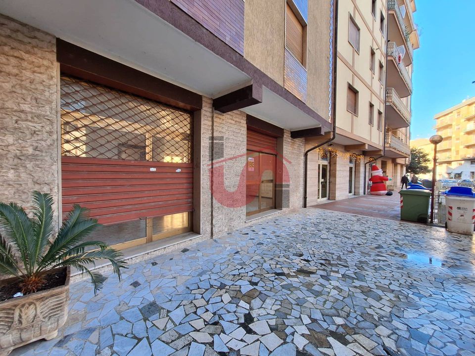 Erhvervsejendom i Benevento, Benevento - foto 1