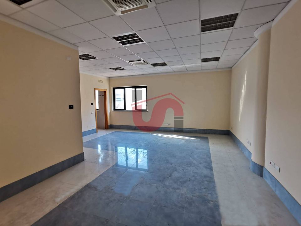 Erhvervsejendom i Benevento, Benevento - foto 3