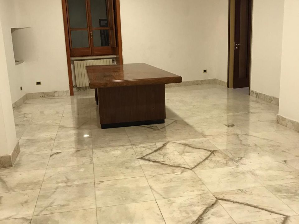 Erhvervsejendom i Benevento, Benevento - foto 2
