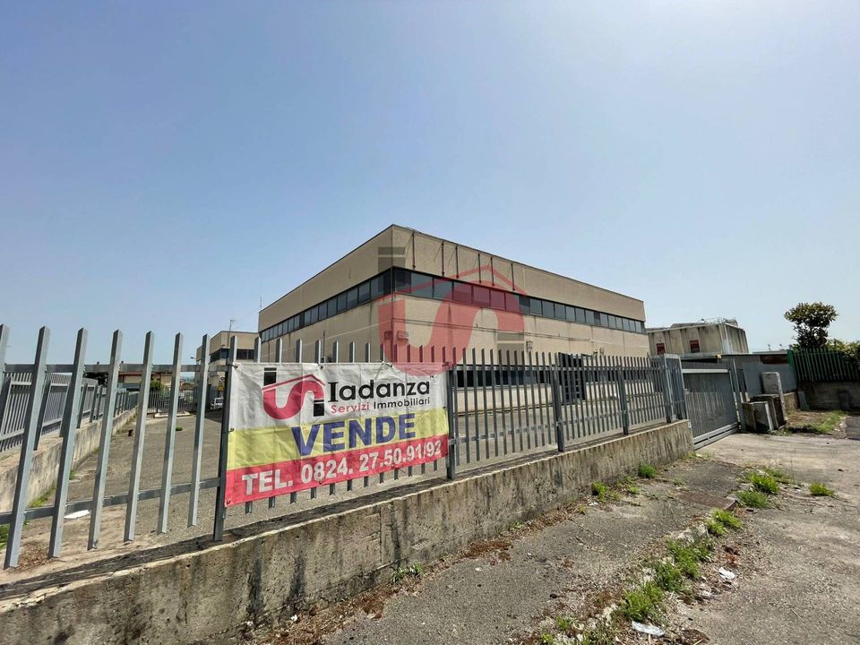 Erhvervsejendom i Benevento, Benevento - foto 1