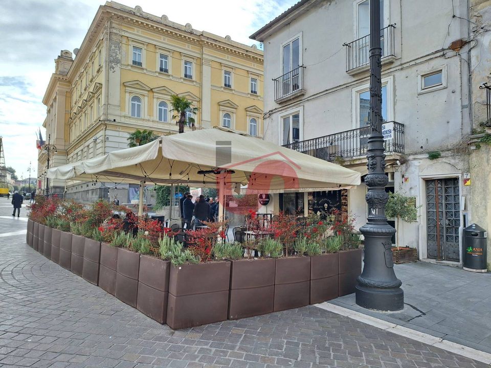 Erhvervsejendom i Benevento, Benevento - foto 3