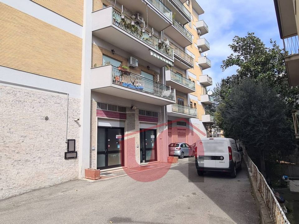 Erhvervsejendom i Benevento, Benevento - foto 2