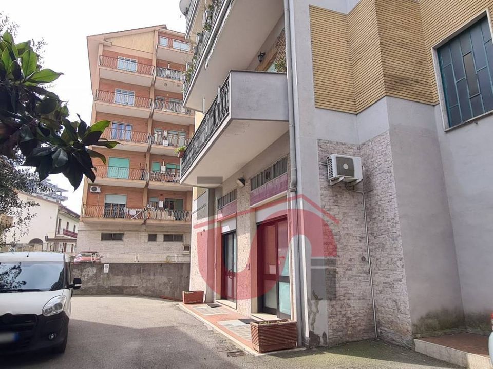 Erhvervsejendom i Benevento, Benevento - foto 3