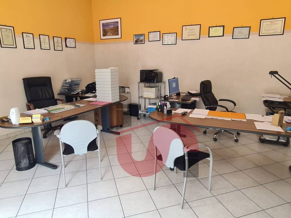 Erhvervsejendom i Benevento, Benevento - foto 1