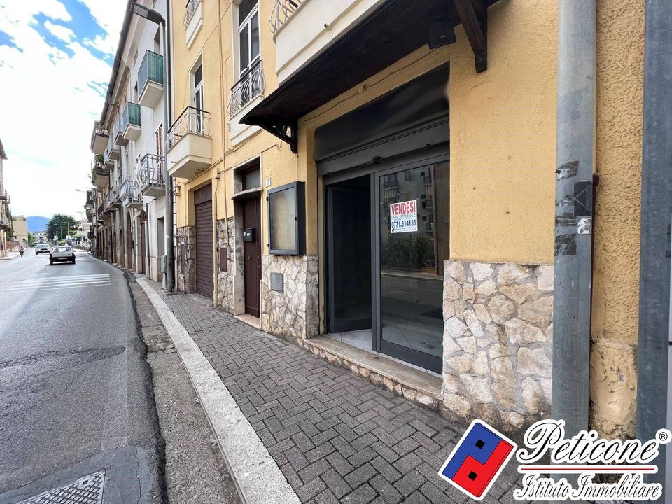 Erhvervsejendom i Fondi, Latina - foto 2