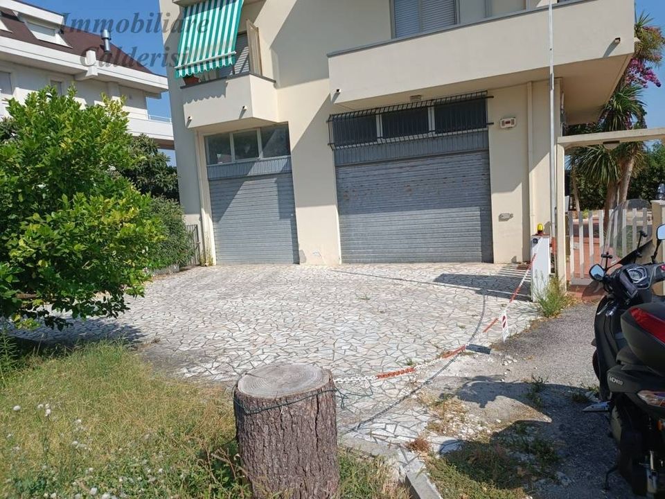 Parkeerruimte in San Benedetto Del Tronto, Ascoli Piceno - foto 1