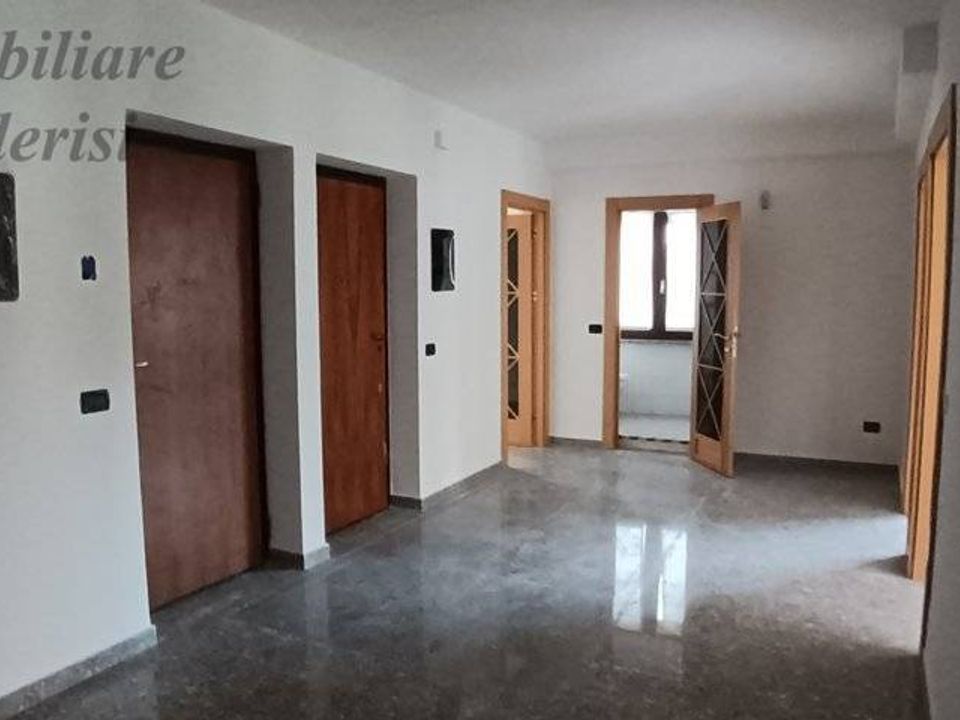 L'establiment comercial a San Benedetto Del Tronto, Ascoli Piceno - foto 2
