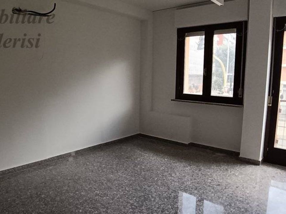 L'establiment comercial a San Benedetto Del Tronto, Ascoli Piceno - foto 3