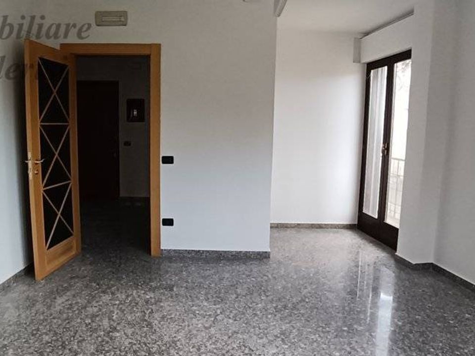 L'establiment comercial a San Benedetto Del Tronto, Ascoli Piceno - foto 5