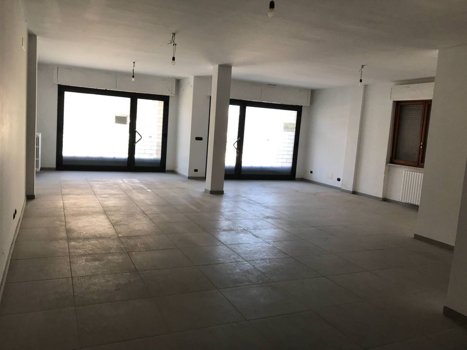 Erhvervsejendom i Vasto, Chieti - foto 1