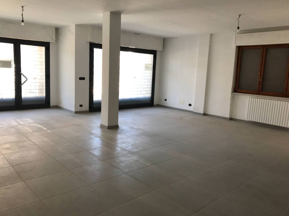 Erhvervsejendom i Vasto, Chieti - foto 2