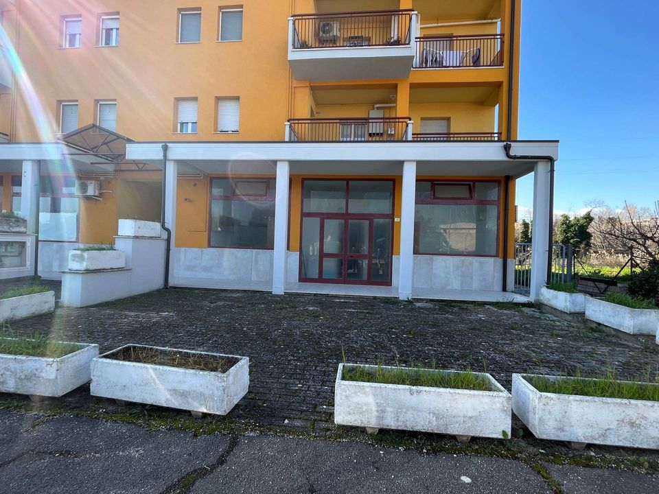 Erhvervsejendom i San Salvo, Chieti - foto 1
