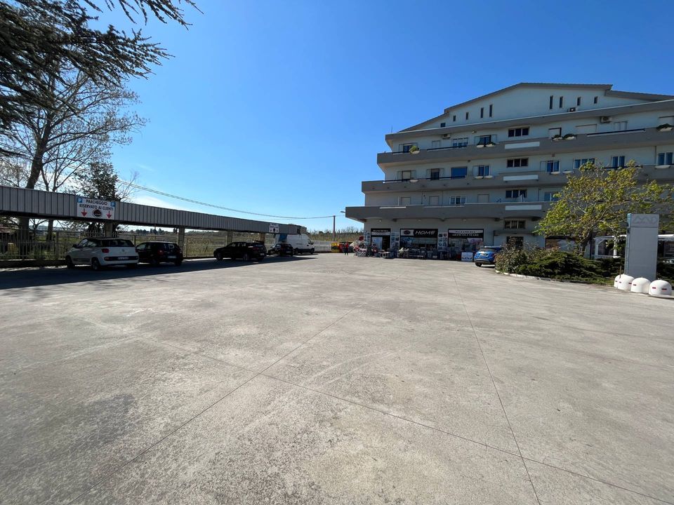 Erhvervsejendom i San Salvo, Chieti - foto 2