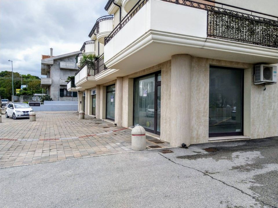 Erhvervsejendom i Vasto, Chieti - foto 4