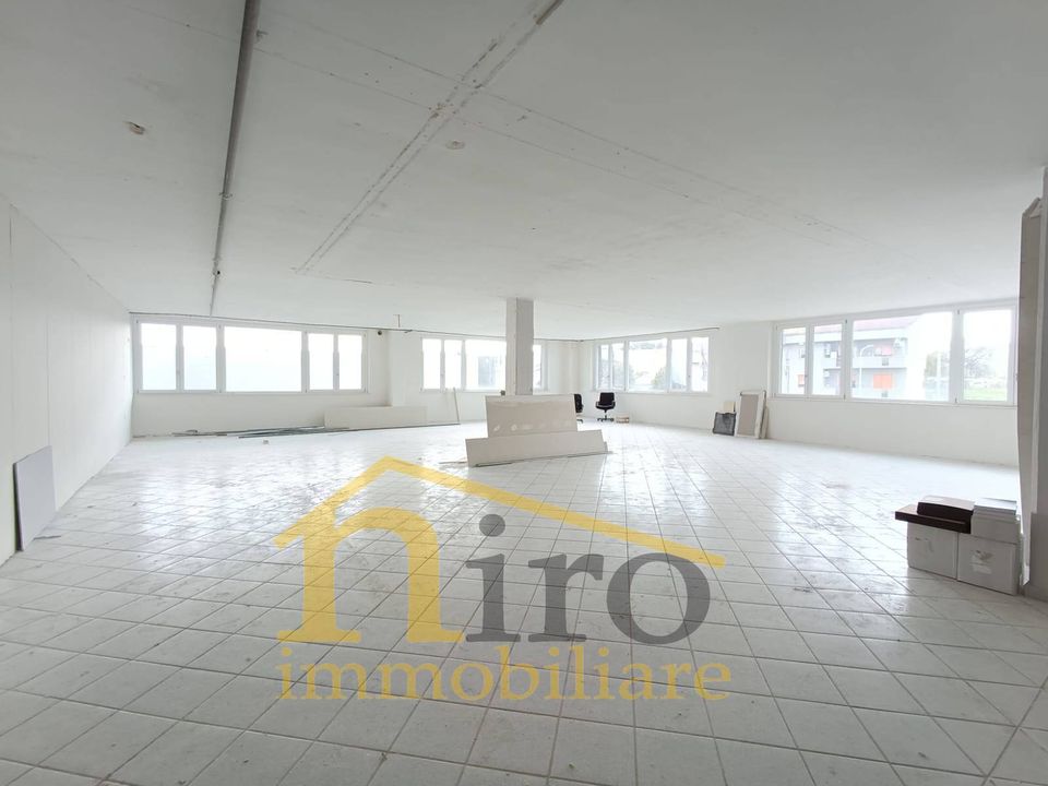 L'establiment comercial a Spoltore, Pescara - foto 5