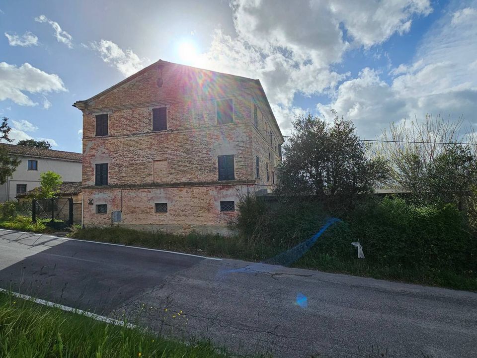 Landejendom i Belvedere Ostrense, Ancona - foto 2