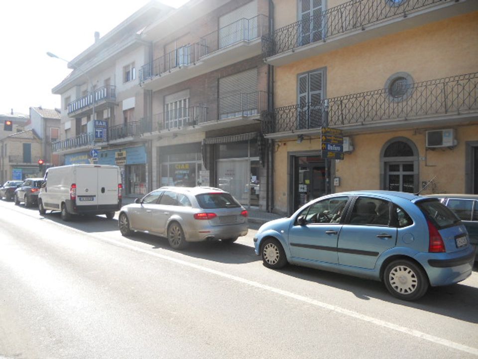 Gewerbeimmobilie in San Benedetto Del Tronto, Ascoli Piceno - Foto 4