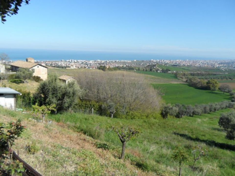Tomt i Colonnella, Teramo - bilde 1