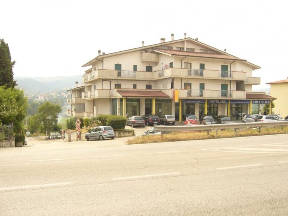 Erhvervsejendom i Bellante, Teramo - foto 1