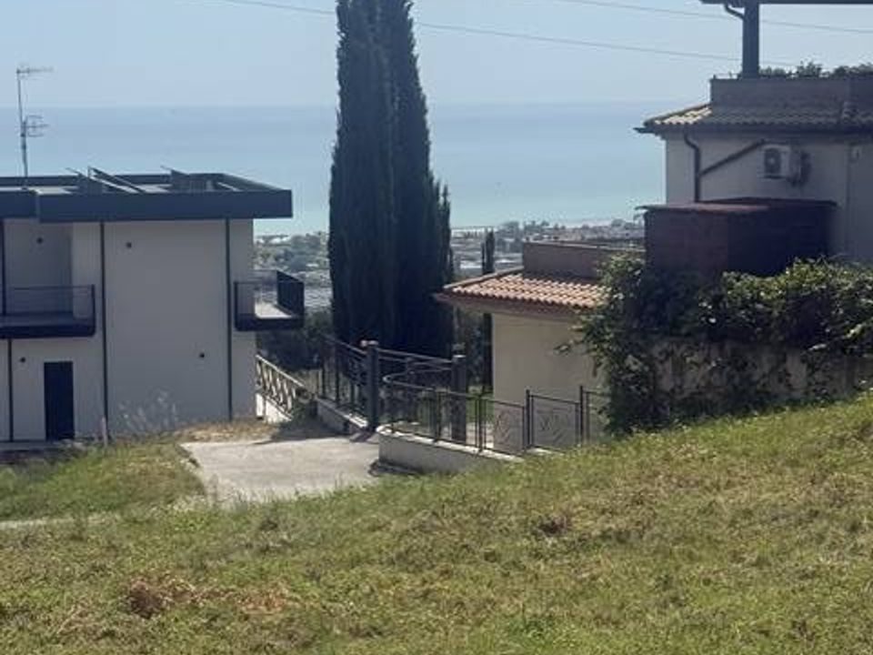 Helårsgrund i Colonnella, Teramo - foto 1