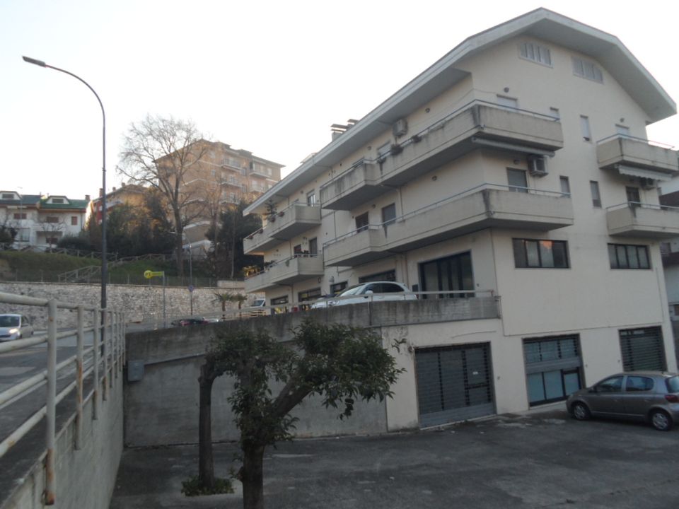 Erhvervsejendom i Folignano, Ascoli Piceno - foto 1