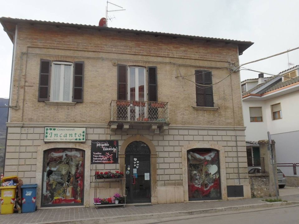 Erhvervsejendom i Folignano, Ascoli Piceno - foto 1