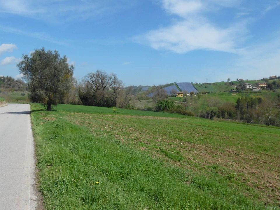Helårsgrund i Spinetoli, Ascoli Piceno - foto 1