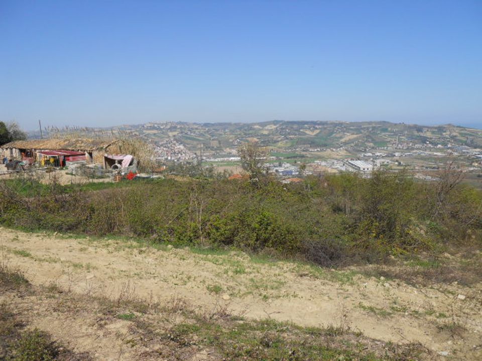 Helårsgrund i Colonnella, Teramo - foto 1