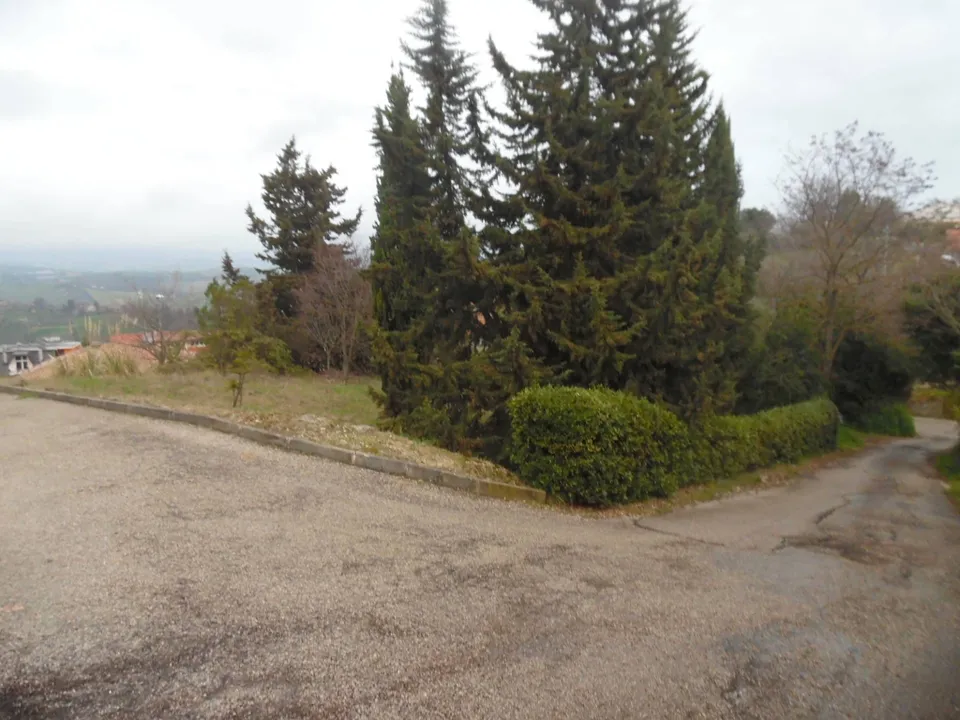 Helårsgrund i Spinetoli, Ascoli Piceno - foto 1
