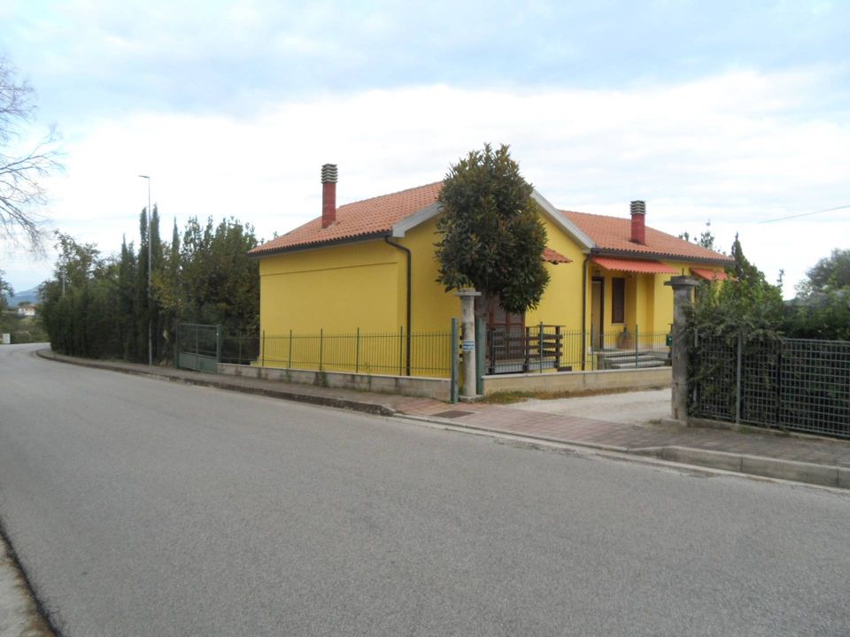 Villa a Castorano, Ascoli Piceno - foto 1