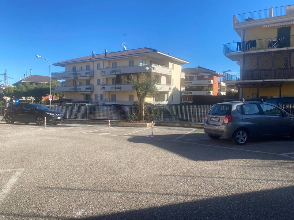 Place de parking - San Benedetto Del Tronto, Ascoli Piceno - photo 1