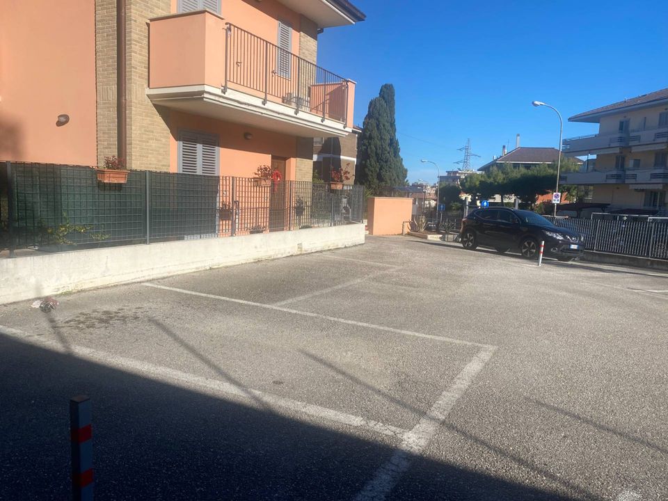 Place de parking - San Benedetto Del Tronto, Ascoli Piceno - photo 2