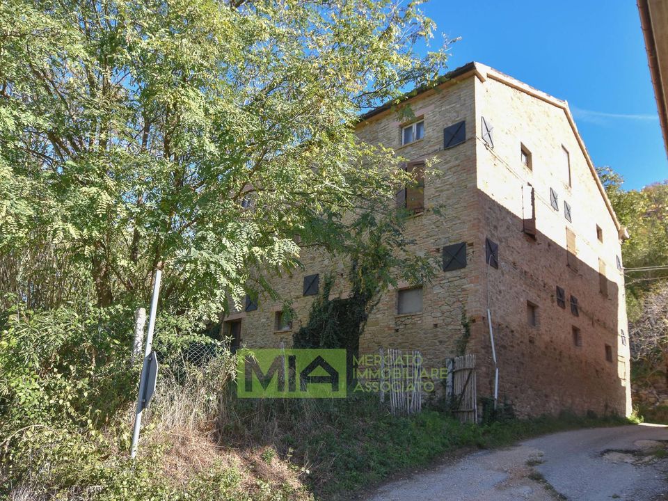 Landejendom i Comunanza, Ascoli Piceno - foto 1