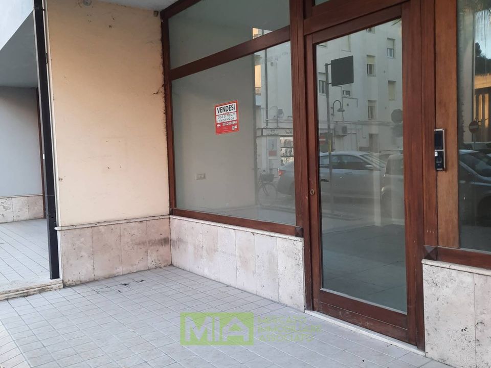 Erhvervsejendom i Pedaso, Fermo - foto 1