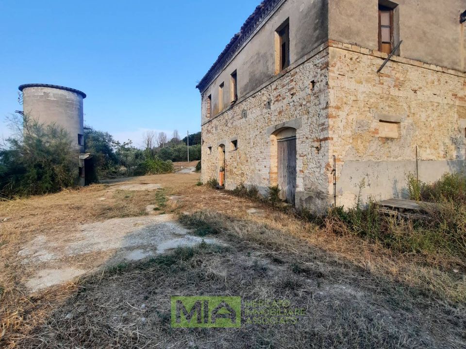 Landejendom i Montefiore dell'Aso, Ascoli Piceno - foto 1