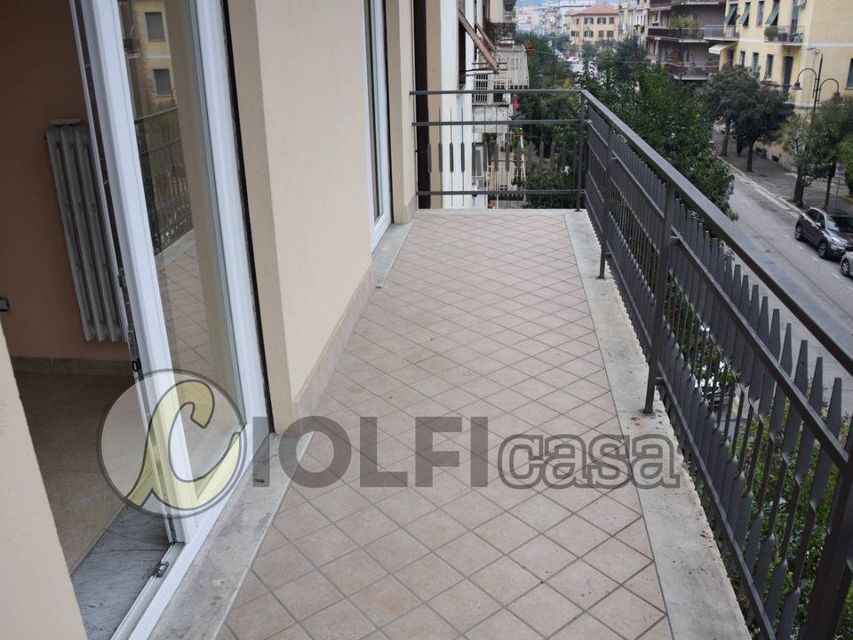 L'establiment comercial a Cassino, Frosinone - foto 2