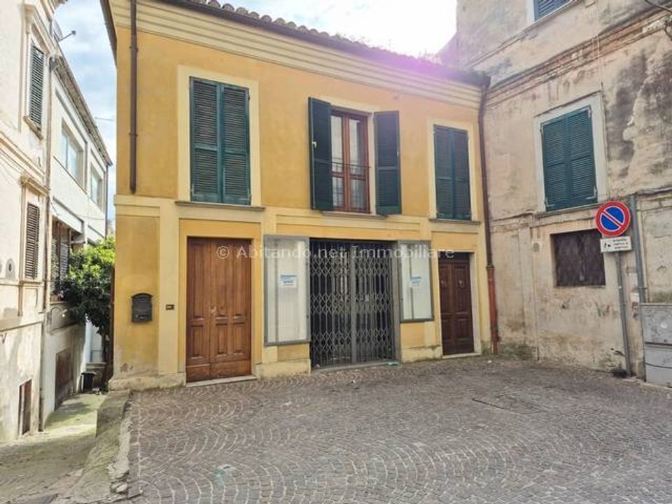 Commercial property in Penne, Pescara - photo 4