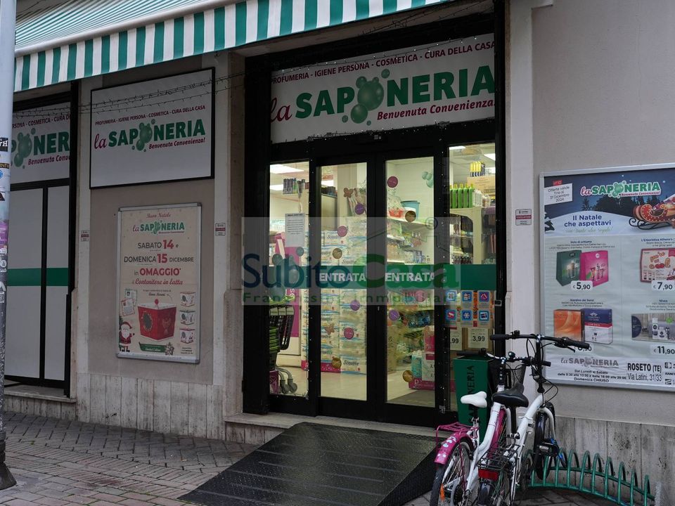 Erhvervsejendom i Roseto degli Abruzzi, Teramo - foto 2