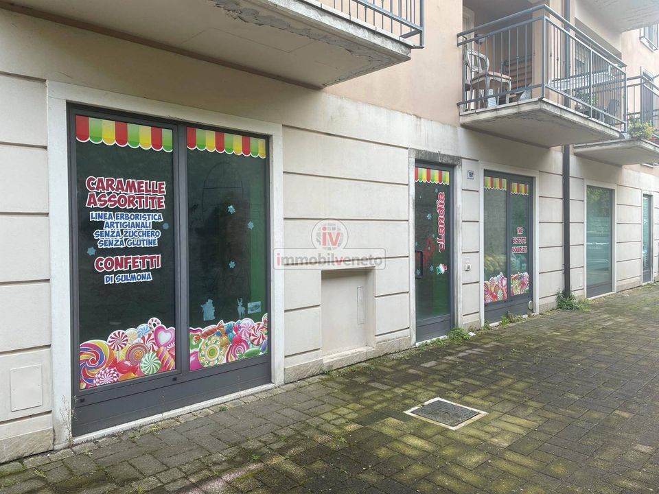 Erhvervsejendom i Lonigo, Vicenza - foto 1